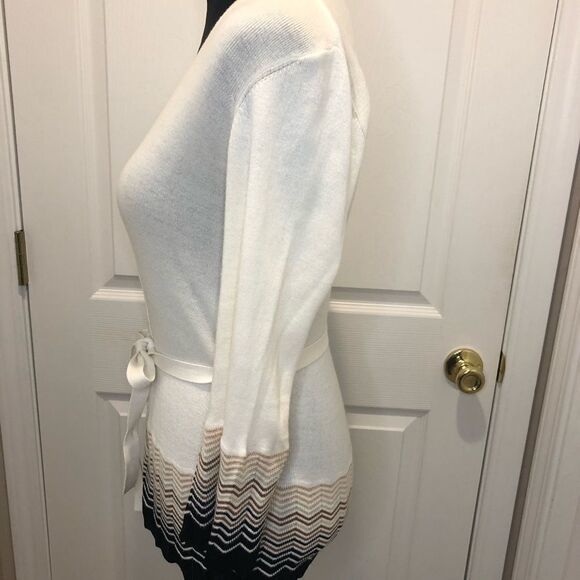 Trina Turk cream cardigan scalloped hem sweater - Picture 7 of 12